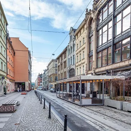 Oomph Deluxe Apt Ruska *