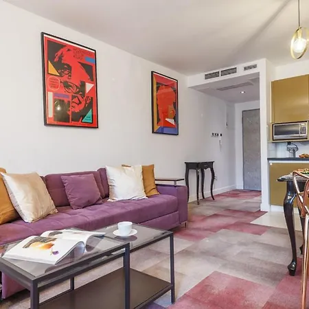 Oomph Deluxe Apt Ruska Lägenhet