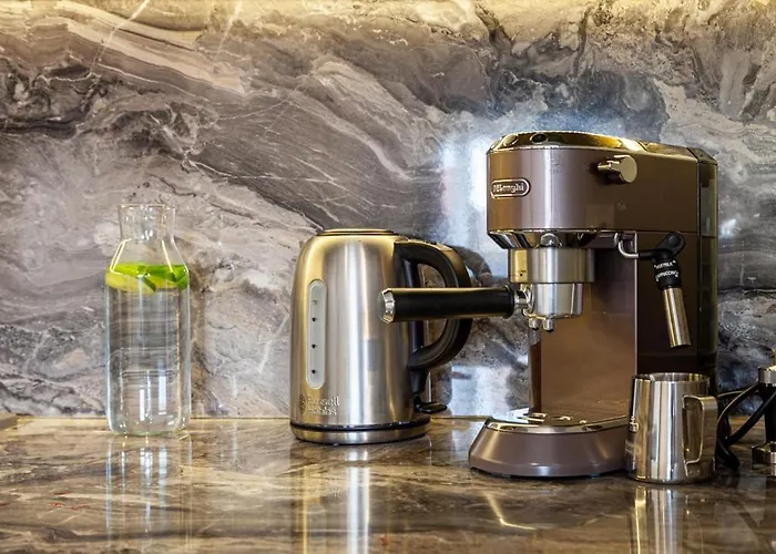 Oomph Deluxe Apt Ruska