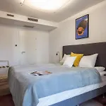 Oomph Deluxe Apt Ruska Appartamento