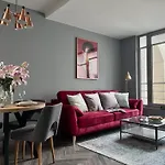 Oomph Deluxe Apt Ruska *