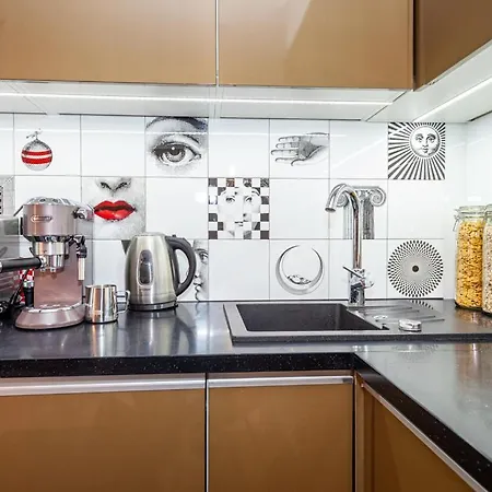 Oomph Deluxe Apt Ruska Appartamento *