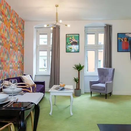 Oomph Deluxe Apt Ruska