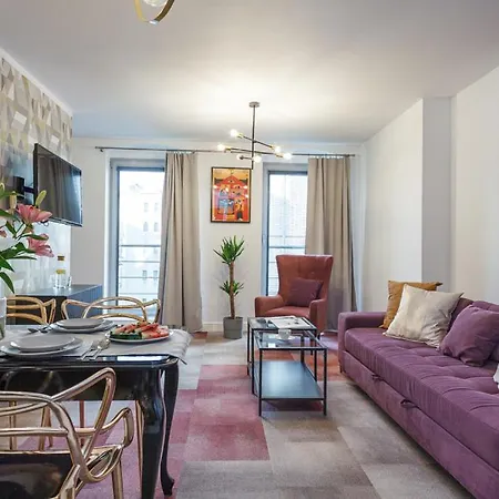 Oomph Deluxe Apt Ruska