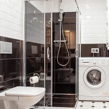 Oomph Deluxe Apt Ruska