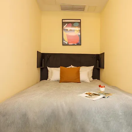 Oomph Deluxe Apt Ruska Вроцлав