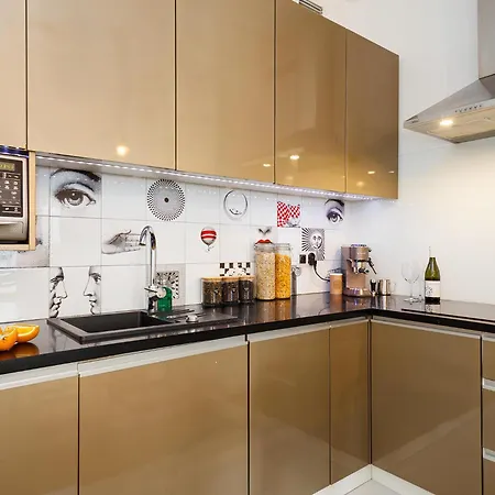 Oomph Deluxe Apt Ruska * Вроцлав