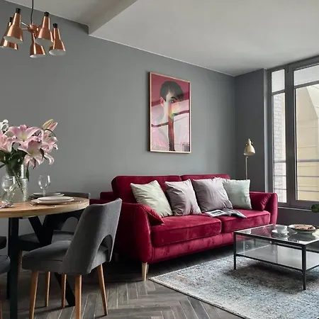 Oomph Deluxe Apt Ruska *