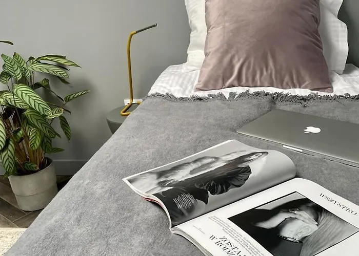 Oomph Deluxe Apt Ruska * Vratislav